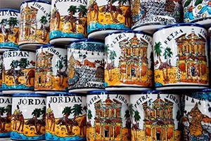 Сувенирные чашки в Иордании