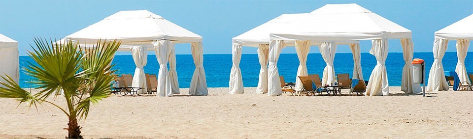 Пляжные павильоны отеля Grecotel Mandola Rosa 5*