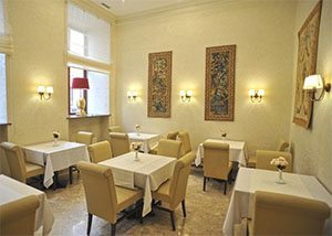 Ресторан в отеле Reikartz Медиваль Львов