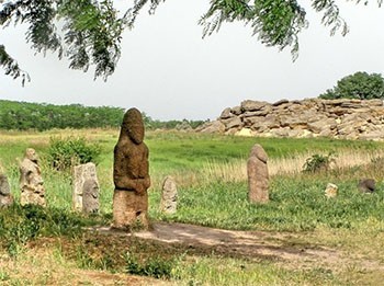 Каменные могилы